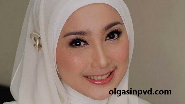 Desy Ratnasari Betah Menjanda : Aku Tak Berharap Terjebak Dalam Kolam yang Sama