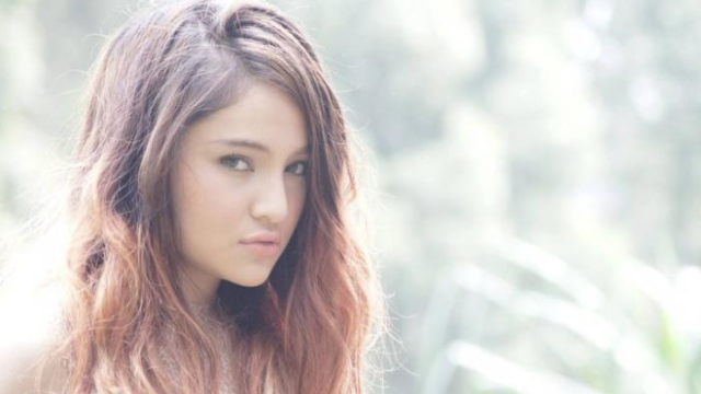 Perjalanan Hidup Artis Cantik Marshanda